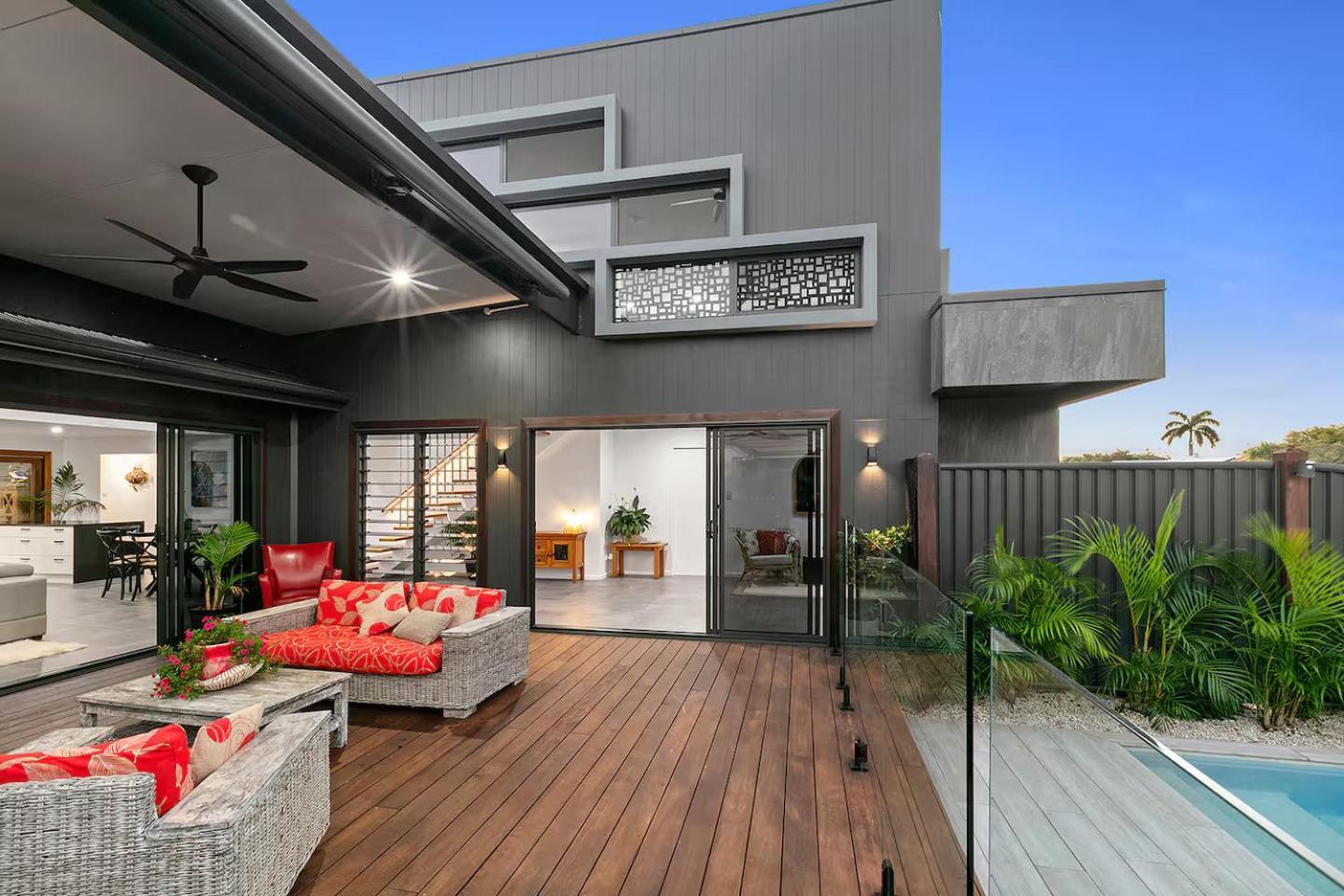 Modern Luxury Pool Oasis Holiday home Buddina
